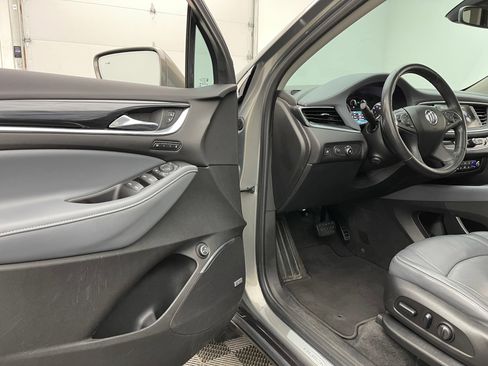 Used 2019 Buick Enclave Premium w/ Experience Buick Package FWD image 18