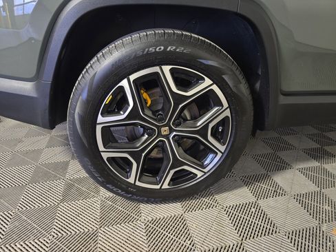 Used 2022 Rivian R1S Launch Edition image 12