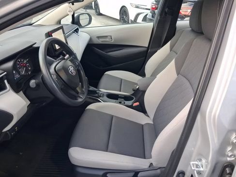 Used 2025 Toyota Corolla LE FWD image 12