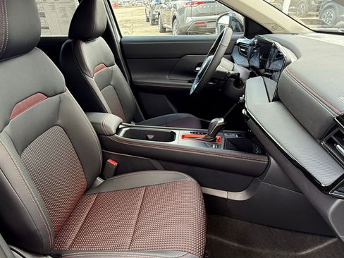 New 2026 Nissan Kicks SR image 16