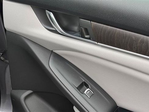 Used 2018 Honda Accord EX-L image 39