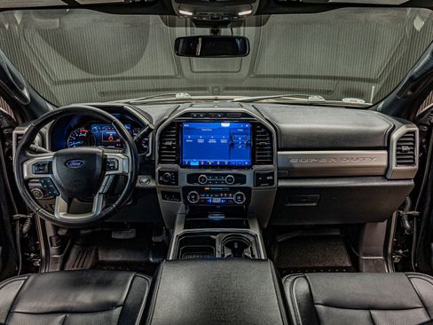 Used 2022 Ford F250 Lariat w/ Lariat Ultimate Package AWD/4WD image 15