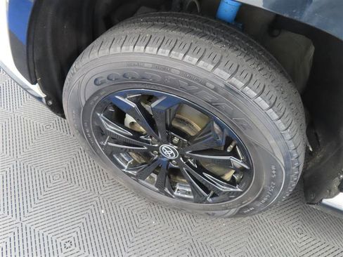 Used 2023 Toyota RAV4 XSE AWD/4WD image 6
