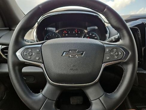 Used 2023 Chevrolet Traverse RS FWD image 30