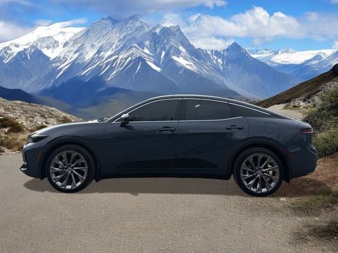 Used 2025 Toyota Crown Limited w/ Advanced Technology Package image 2