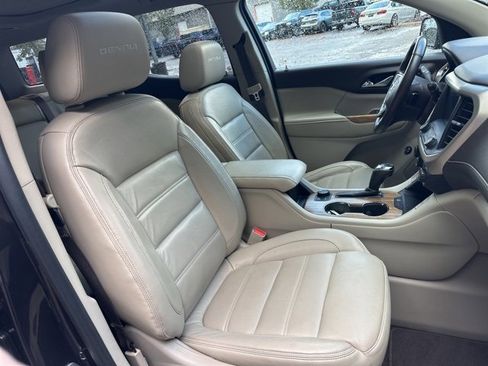 Used 2017 GMC Acadia Denali w/ Technology Package image 32