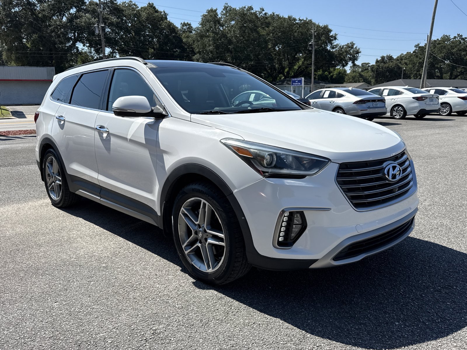 Used 2018 Hyundai Santa Fe Limited FWD image 7
