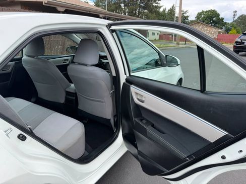 Used 2014 Toyota Corolla LE FWD image 12