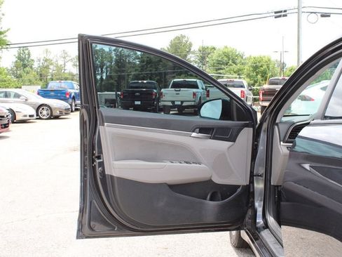 Used 2020 Hyundai Elantra Value Edition FWD image 12