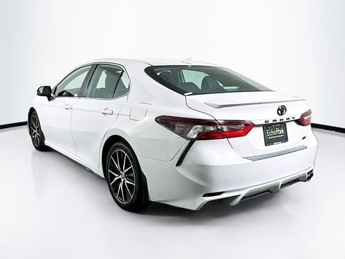 Used 2023 Toyota Camry SE image 5