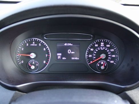 Used 2020 Kia Sorento S image 12