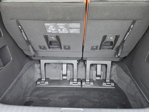 New 2026 Kia Carnival EX FWD image 24