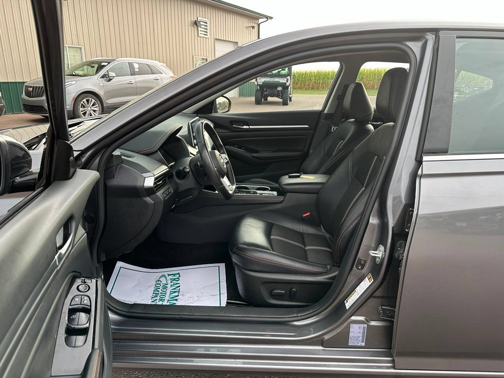 Used 2024 Nissan Altima 2.5 SR AWD/4WD image 10
