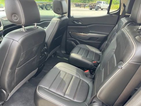 Used 2022 GMC Acadia Denali w/ Denali Ultimate Package AWD/4WD image 17