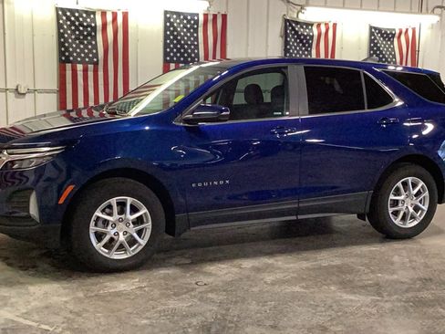 Used 2022 Chevrolet Equinox LT AWD/4WD image 2