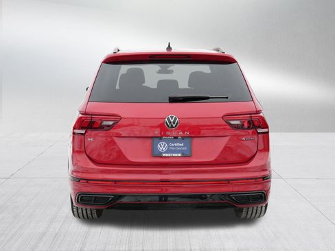 Certified 2024 Volkswagen Tiguan SE R-Line image 6
