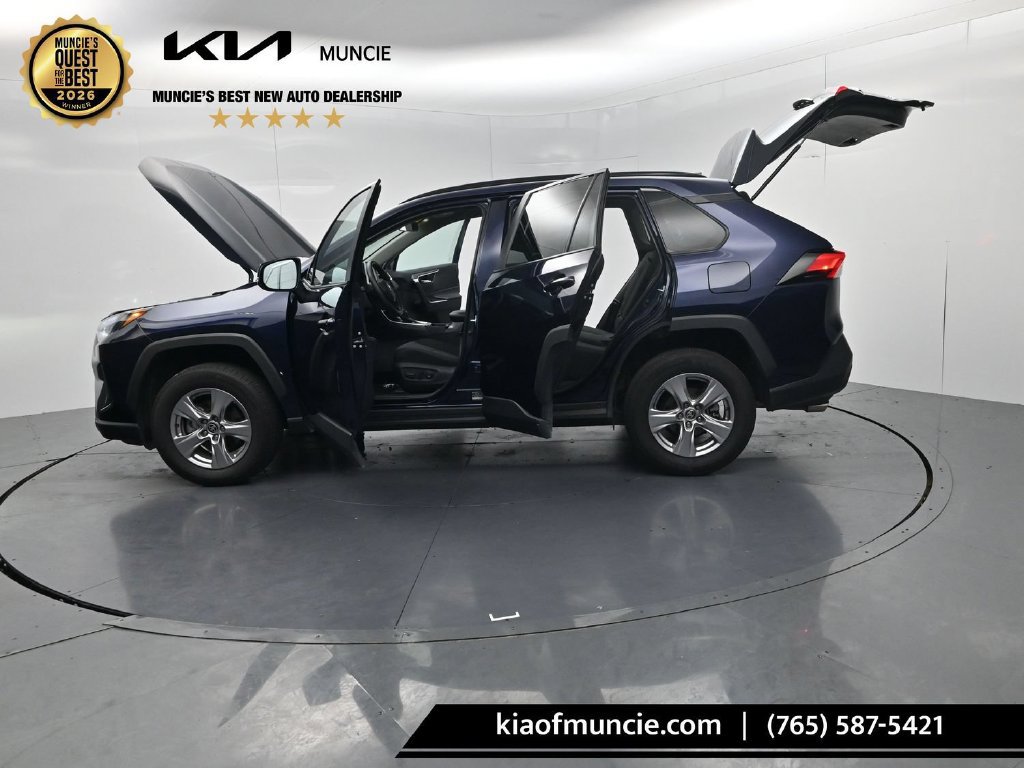 Used 2025 Toyota RAV4 XLE AWD/4WD image 59