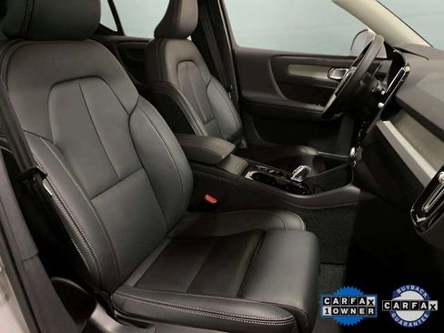 Used 2025 Volvo XC40 B5 Plus image 84