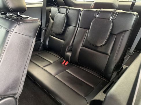 Used 2020 Ford Explorer Limited image 35