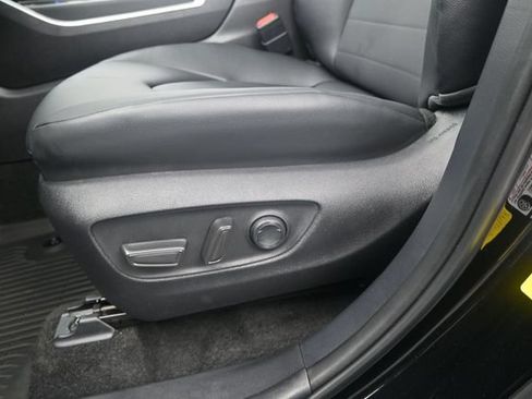 Used 2026 Toyota Highlander XLE AWD/4WD image 12