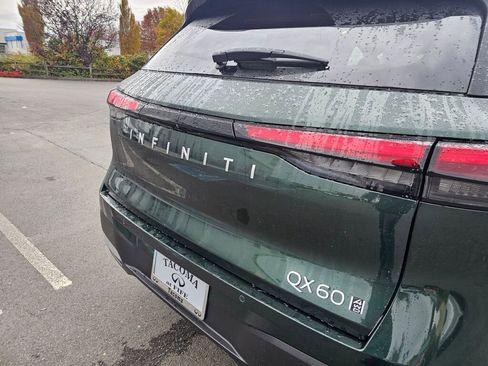 New 2026 INFINITI QX60 Luxe image 18