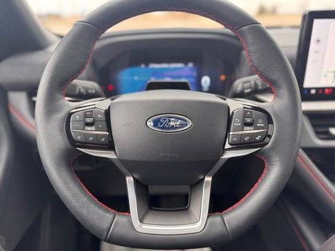 Used 2025 Ford Explorer ST-Line w/ ST-Line Street Pack AWD/4WD image 12
