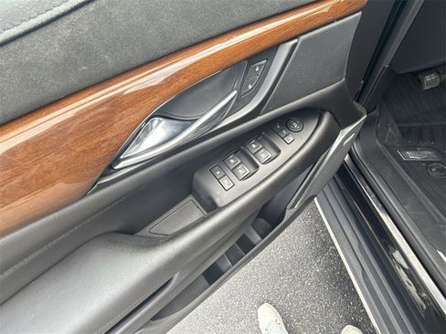 Certified 2020 Cadillac Escalade Luxury w/ Escalade Sport Edition image 23