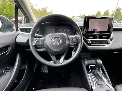 Used 2024 Toyota Corolla LE FWD image 17