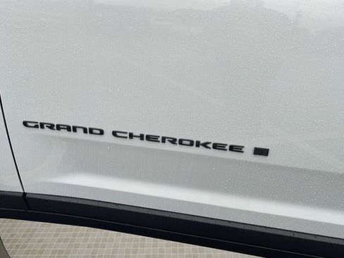 New 2026 Jeep Grand Cherokee L Limited image 13