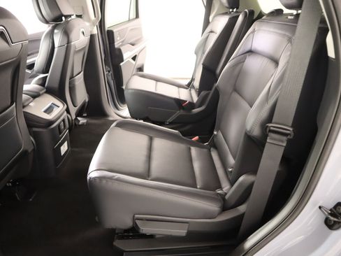 New 2026 Lincoln Navigator Premiere AWD/4WD image 13