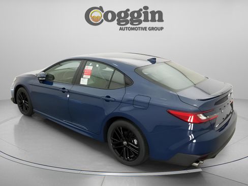 New 2026 Toyota Camry SE FWD image 9