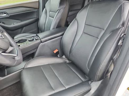 Used 2023 Nissan Rogue SL AWD/4WD image 32