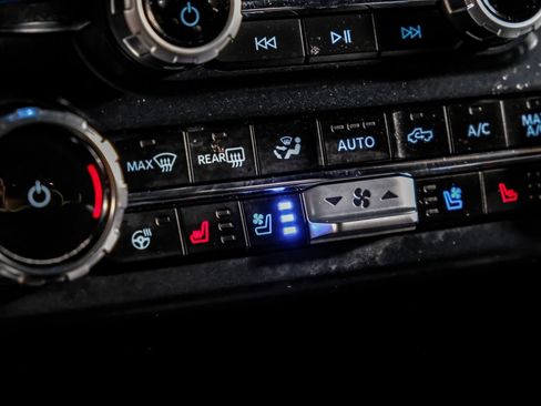 Used 2024 Ford F350 Lariat w/ Lariat Ultimate Package AWD/4WD image 26