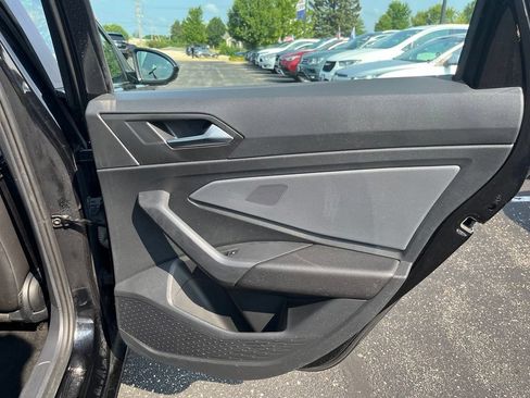 Used 2025 Volkswagen Jetta SE FWD image 25