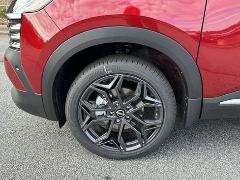 New 2026 Nissan Kicks SR w/ Illumination Package FWD image 13
