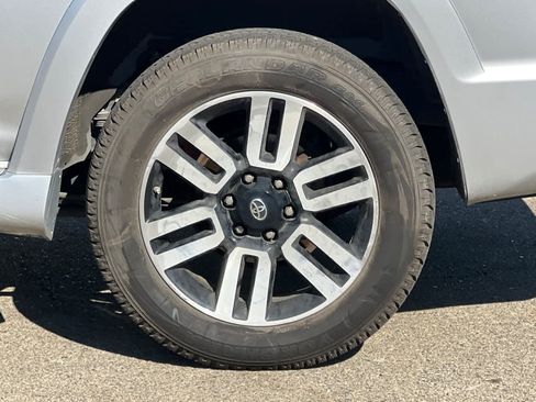 Used 2016 Toyota 4Runner Limited AWD/4WD image 25