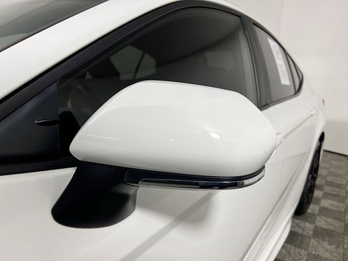 Used 2025 Toyota Camry SE w/ Convenience Package image 13