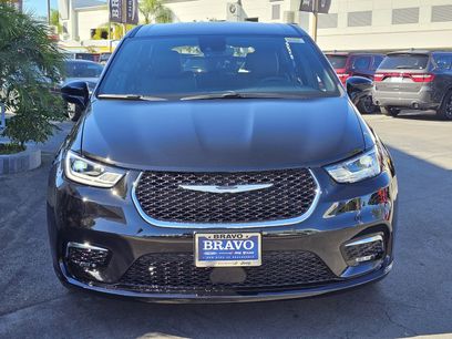 New 2026 Chrysler Pacifica Select