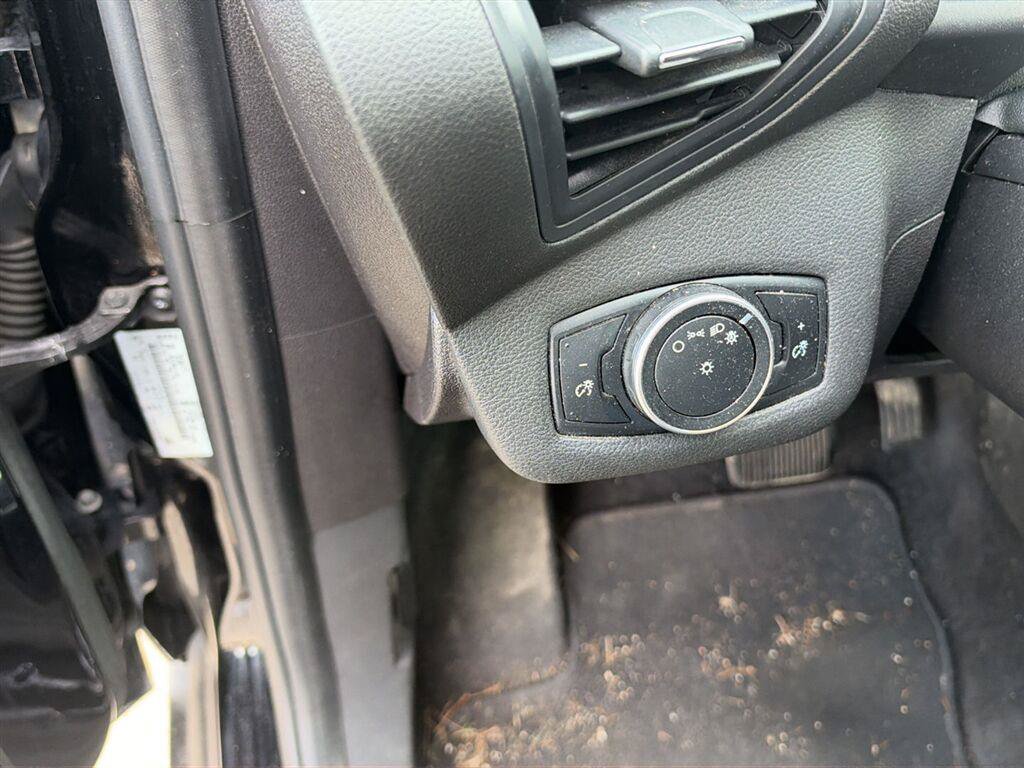 Used 2016 Ford C-MAX SE w/ Equipment Group 202A FWD image 19