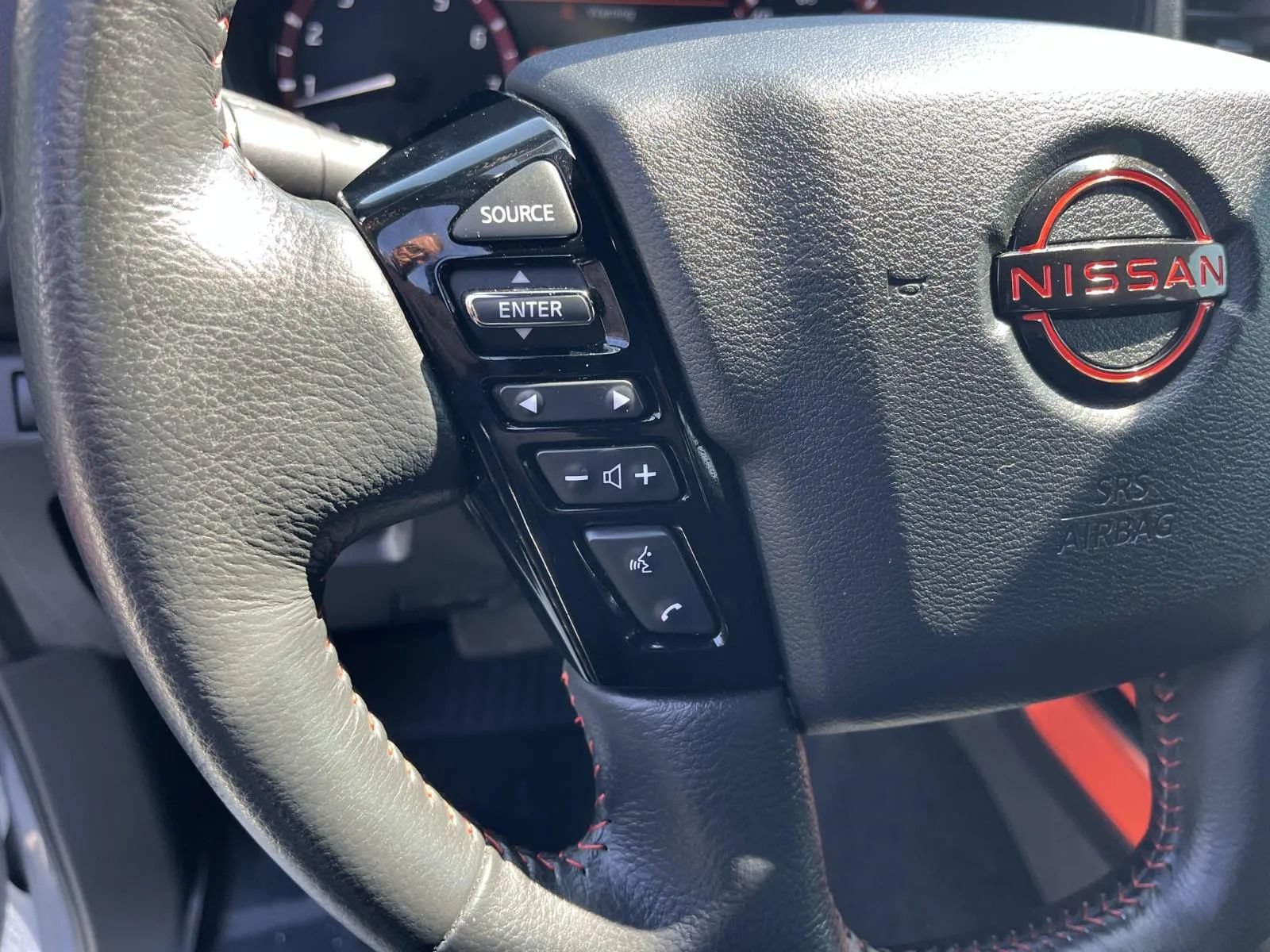 Used 2024 Nissan Frontier PRO-4X w/ Pro Convenience Package AWD/4WD image 30