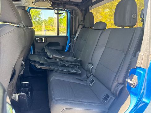 Used 2021 Jeep Gladiator Sport AWD/4WD image 28