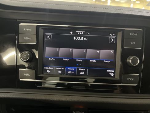 Certified 2024 Volkswagen Jetta Sport FWD image 31
