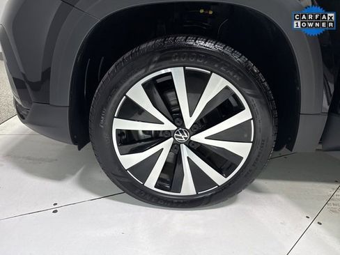Used 2024 Volkswagen Taos SE image 6