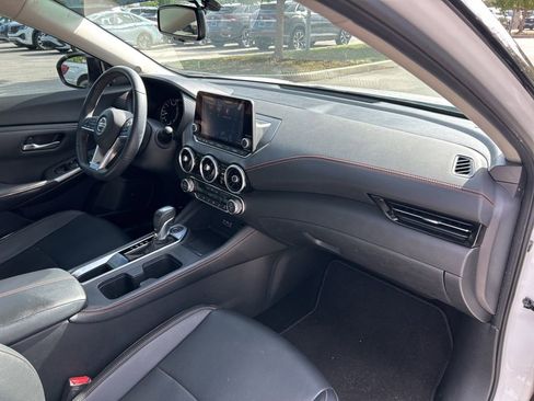 Used 2021 Nissan Sentra SR w/ SR Premium Package image 42