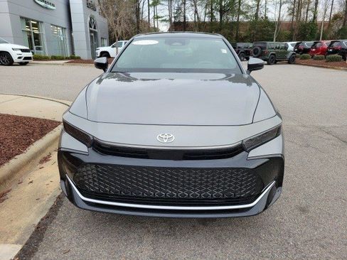 Used 2023 Toyota Crown Platinum image 8