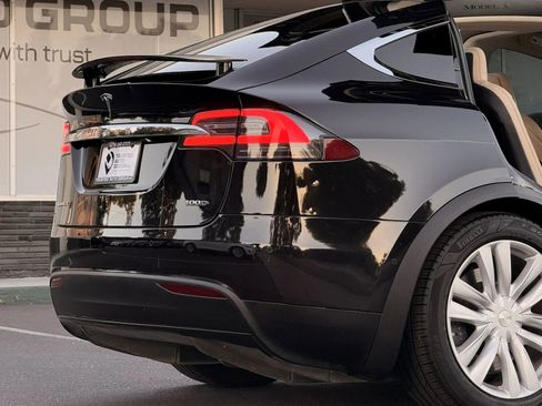 Used 2017 Tesla Model X 100D AWD/4WD image 9