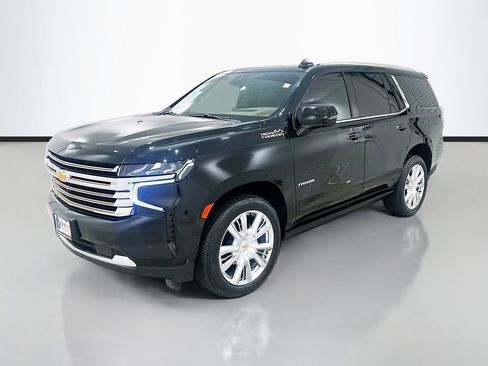 Used 2024 Chevrolet Tahoe High Country w/ Advanced Technology Package RWD image 3