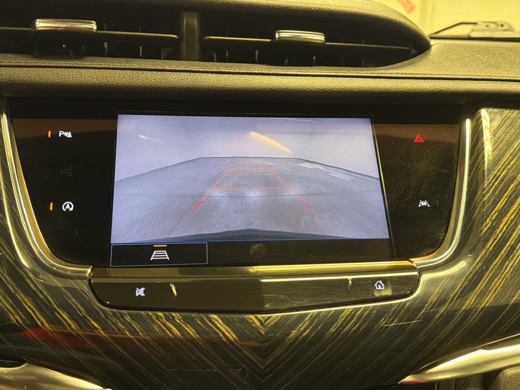 Used 2023 Cadillac XT6 Premium Luxury FWD image 39