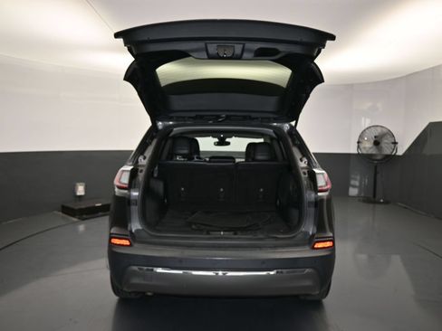 Used 2019 Jeep Cherokee Limited FWD image 36