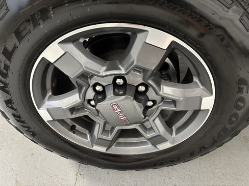 New 2025 GMC Sierra 2500 SLE w/ Preferred Package image 8